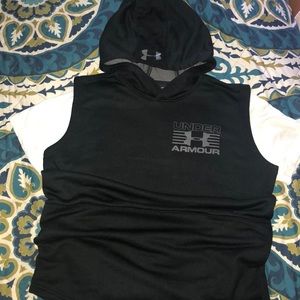 “Under Armour” sleeveless hoodie